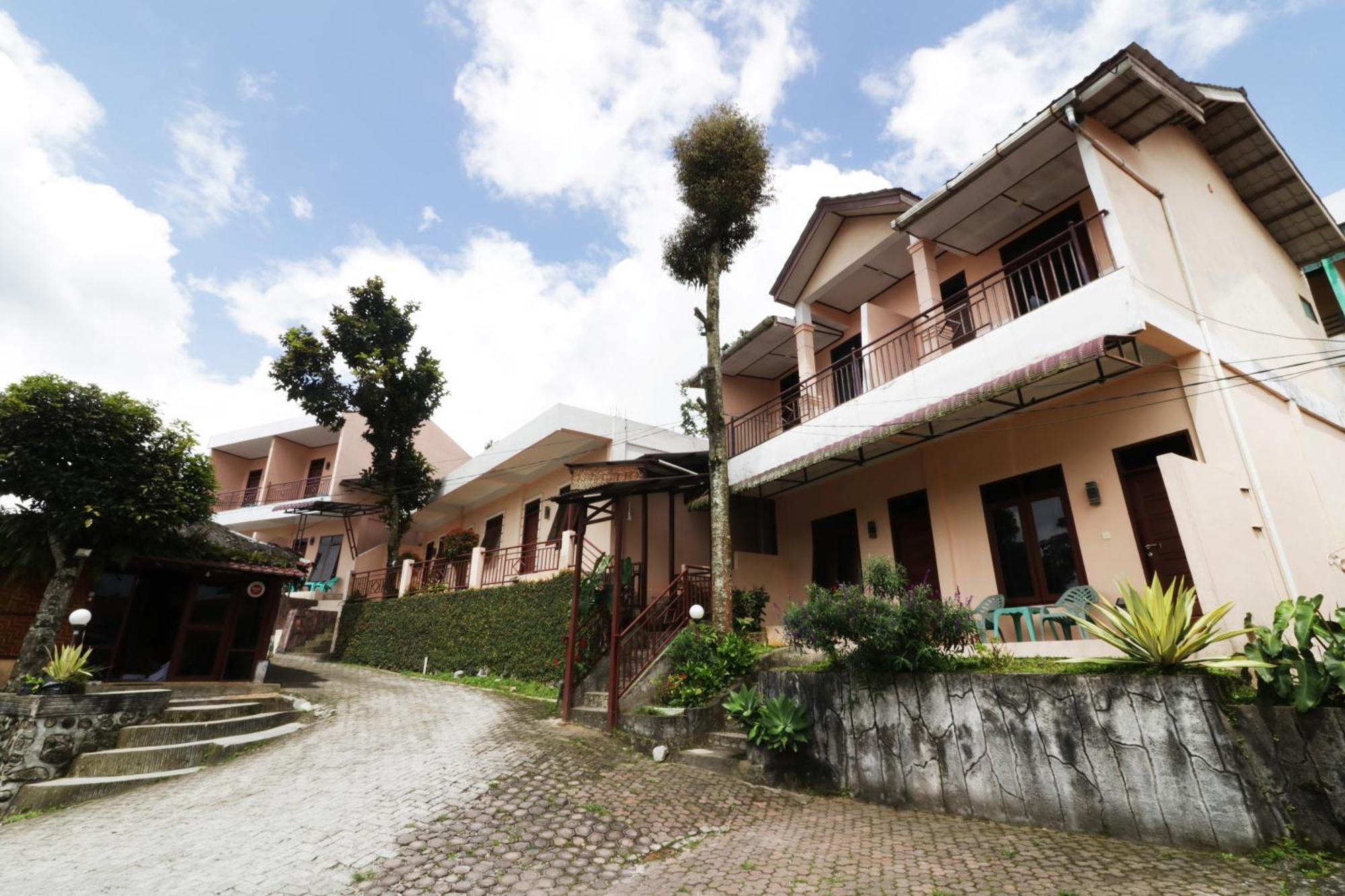 Villa Keluarga Bre Batunanggar Berastagi Bagian luar foto
